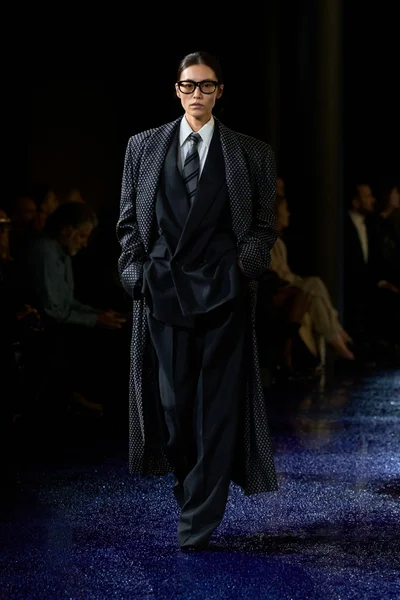 Look 32